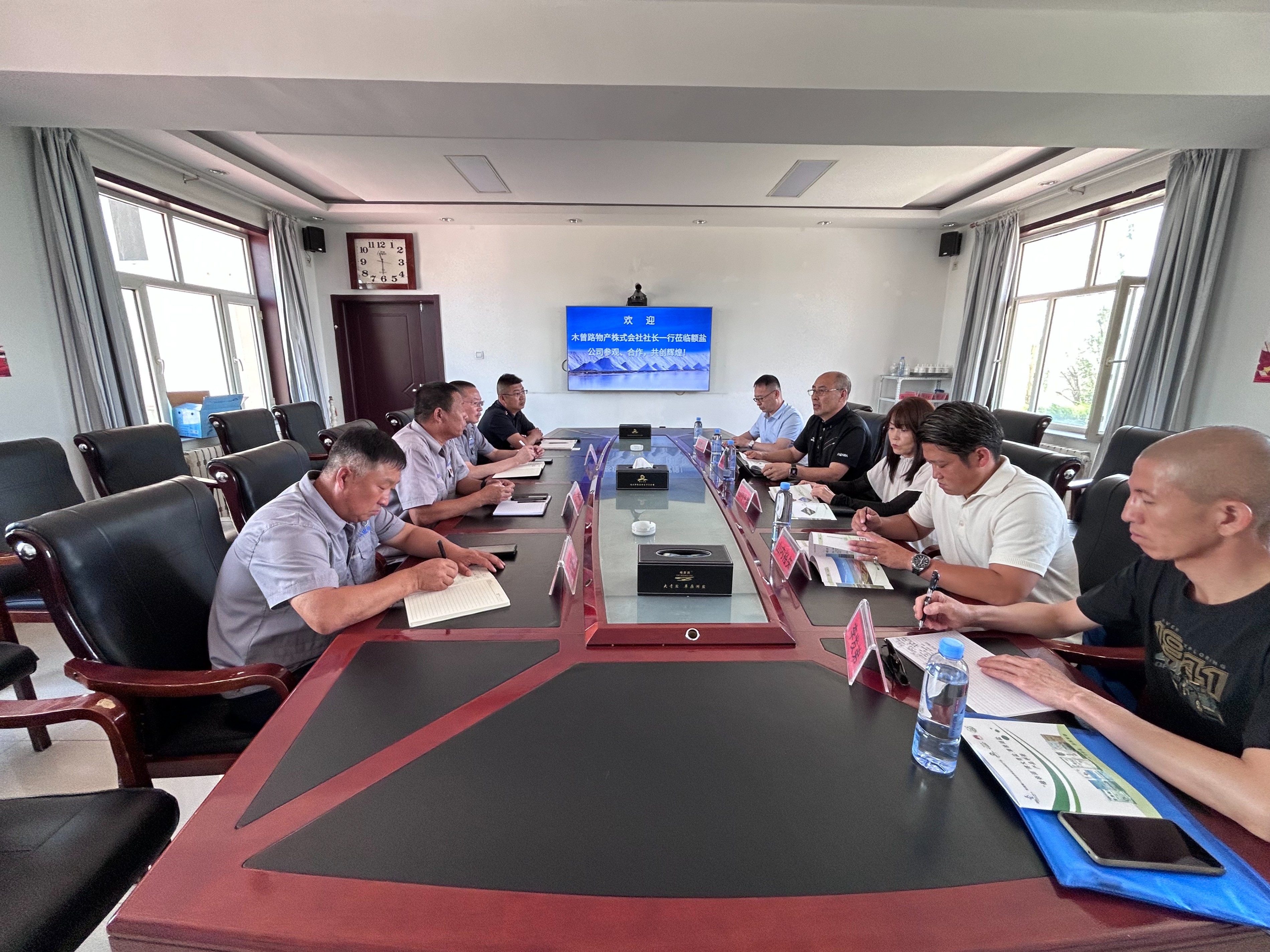 日本木曾路物產(chǎn)株式會(huì)社社長 山內(nèi)千惠一行到額鹽公司調(diào)研
